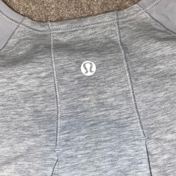 Lululemon long sleeve shirt - gray - Picture 3 of 3